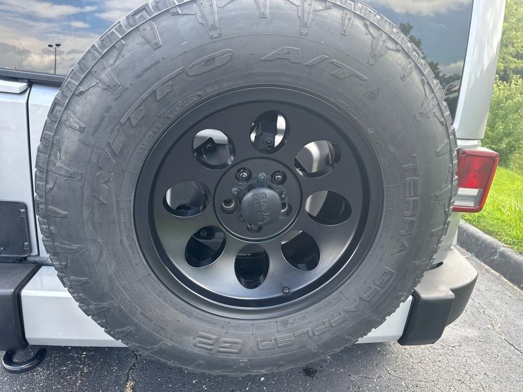 Jeep Wrangler Unlimited 4WD 4dr Sahara 2013
