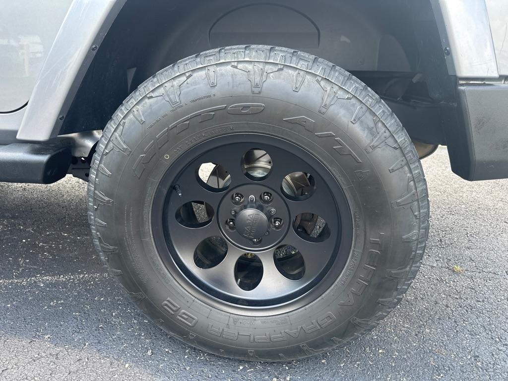 Jeep Wrangler Unlimited 4WD 4dr Sahara 2013