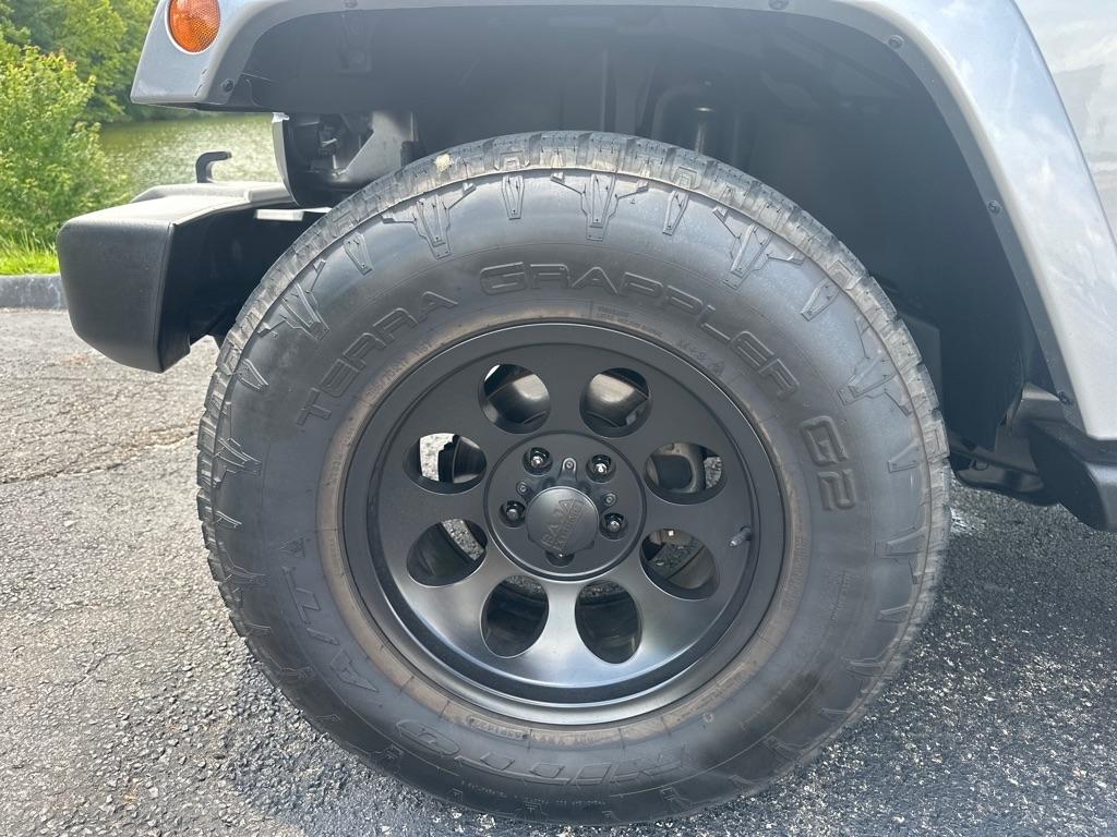 Jeep Wrangler Unlimited 4WD 4dr Sahara 2013