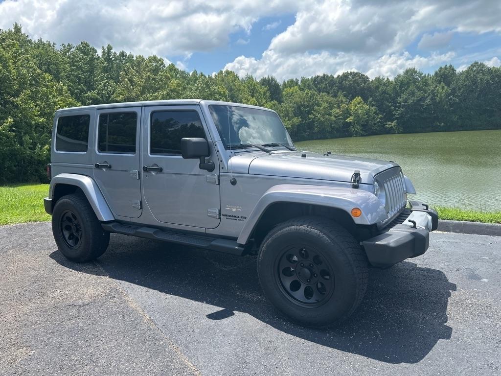 Jeep Wrangler Unlimited 4WD 4dr Sahara 2013