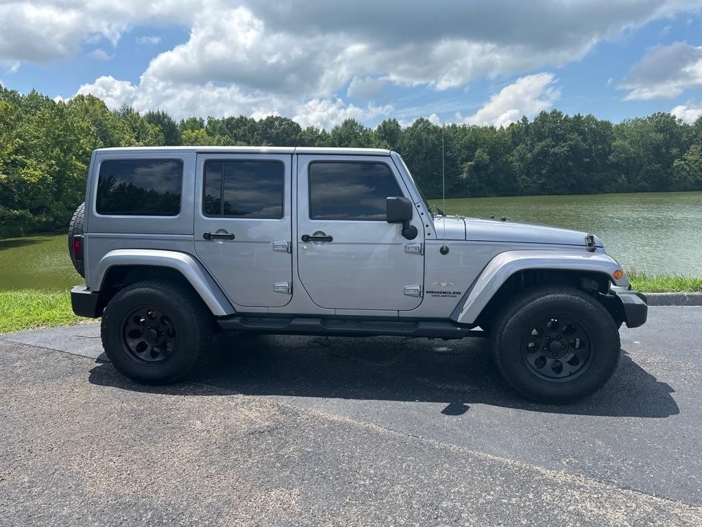 Jeep Wrangler Unlimited 4WD 4dr Sahara 2013