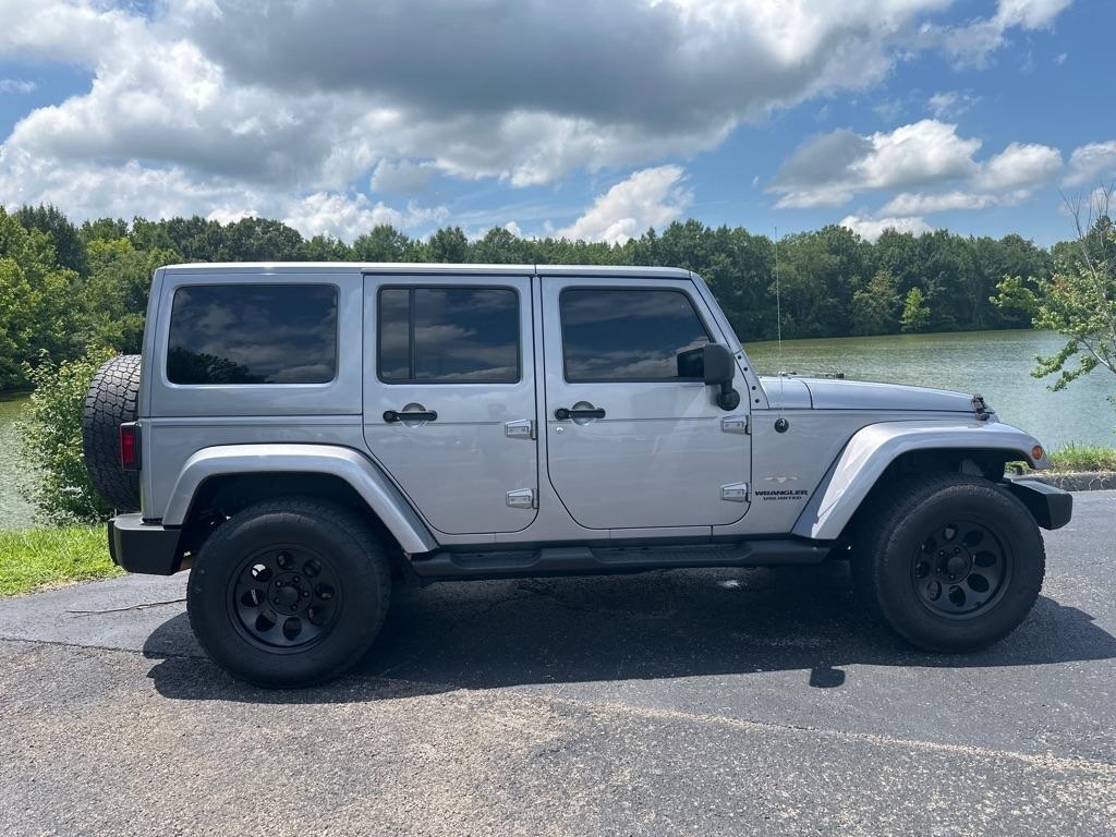 Jeep Wrangler Unlimited 4WD 4dr Sahara 2013
