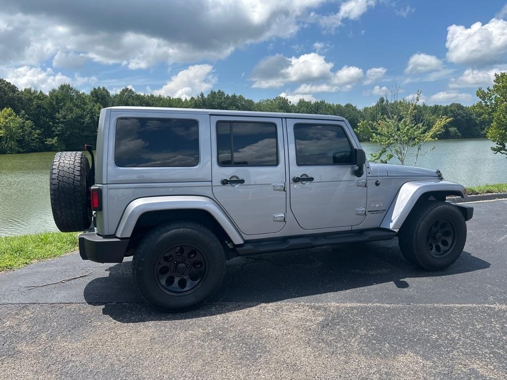 Jeep Wrangler Unlimited 4WD 4dr Sahara 2013