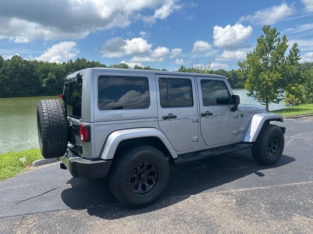 Jeep Wrangler Unlimited 4WD 4dr Sahara 2013