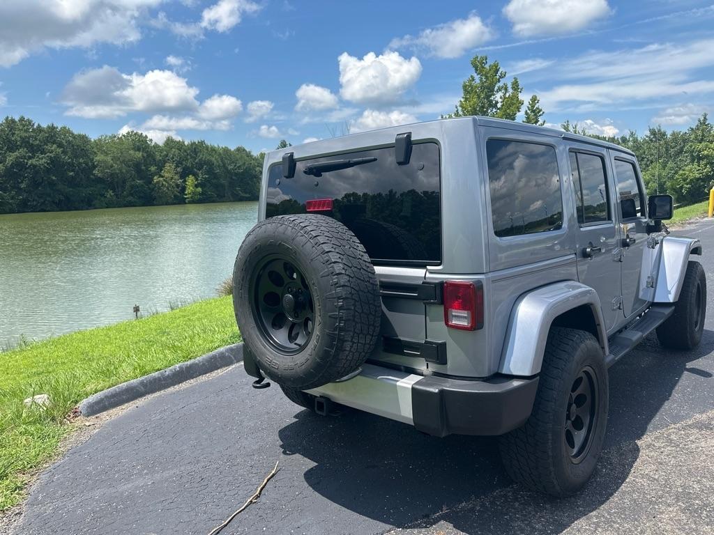 Jeep Wrangler Unlimited 4WD 4dr Sahara 2013