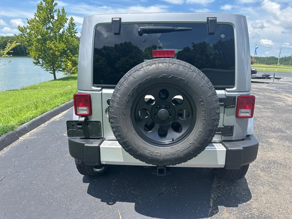 Jeep Wrangler Unlimited 4WD 4dr Sahara 2013