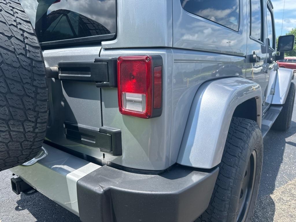Jeep Wrangler Unlimited 4WD 4dr Sahara 2013