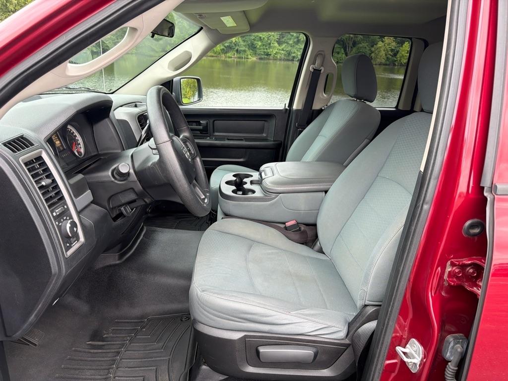 RAM 1500 2WD Quad Cab 140.5" Express 2014
