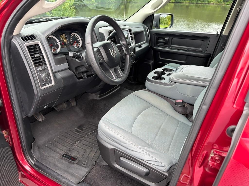 RAM 1500 2WD Quad Cab 140.5" Express 2014