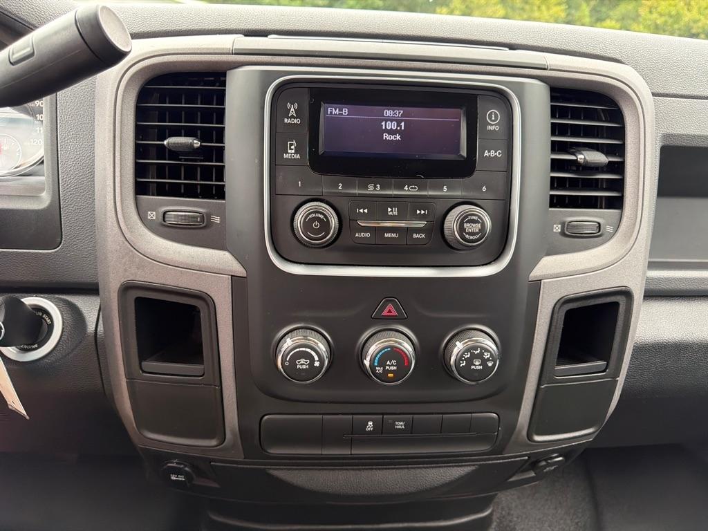 RAM 1500 2WD Quad Cab 140.5" Express 2014