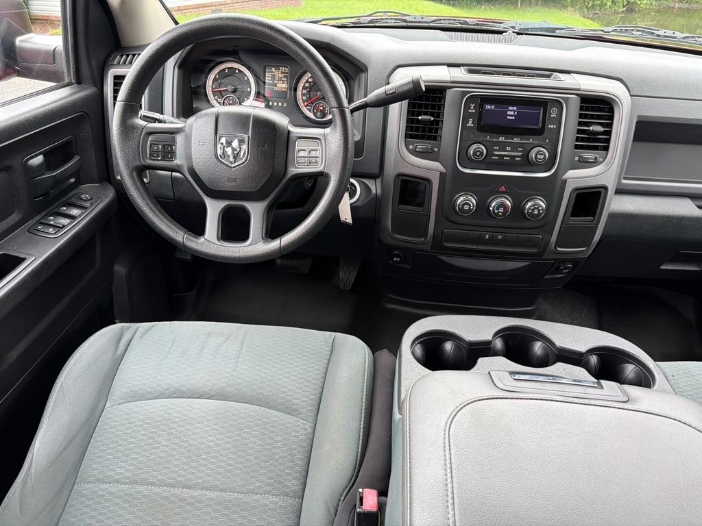RAM 1500 2WD Quad Cab 140.5" Express 2014