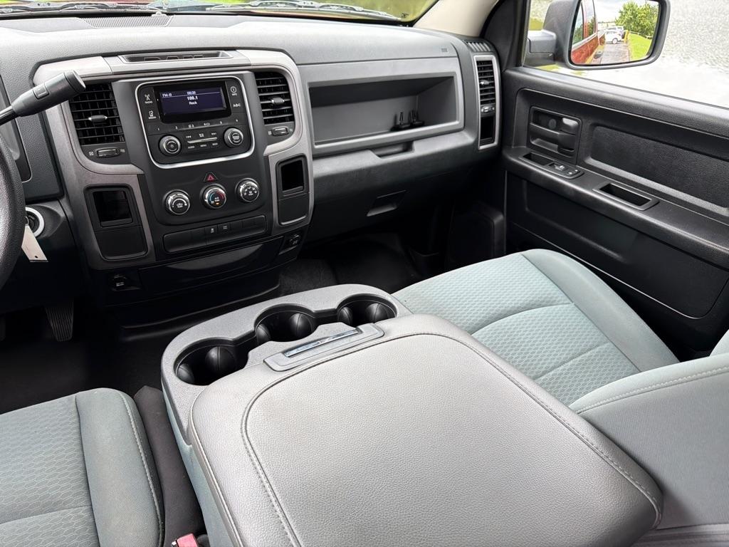 RAM 1500 2WD Quad Cab 140.5" Express 2014