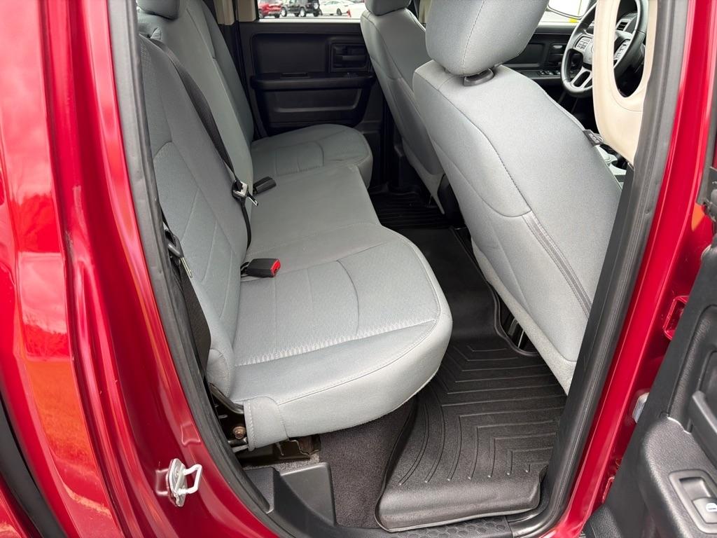 RAM 1500 2WD Quad Cab 140.5" Express 2014