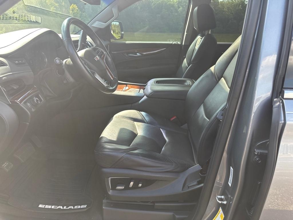 Cadillac Escalade 2WD 4dr Luxury 2020