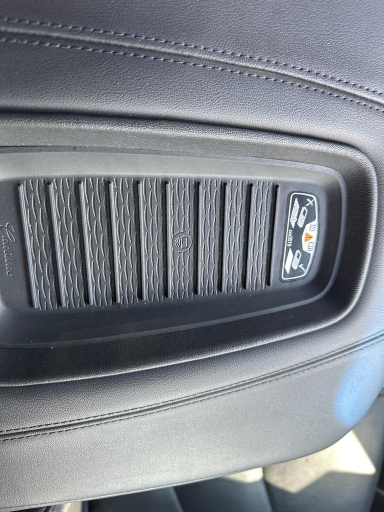 Cadillac Escalade 2WD 4dr Luxury 2020