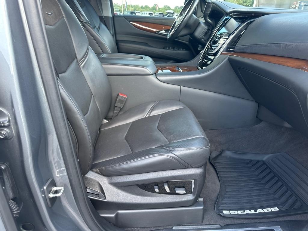 Cadillac Escalade 2WD 4dr Luxury 2020