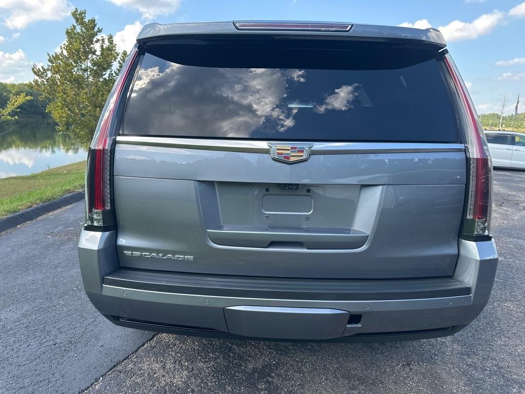 Cadillac Escalade 2WD 4dr Luxury 2020