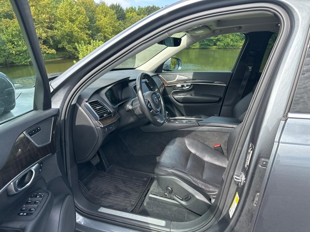 Volvo XC90 T6 AWD 7-Passenger Momentum 2018