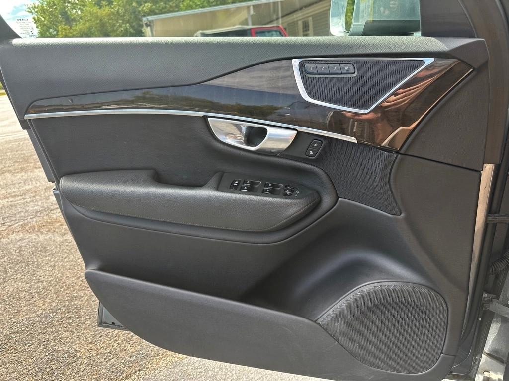 Volvo XC90 T6 AWD 7-Passenger Momentum 2018