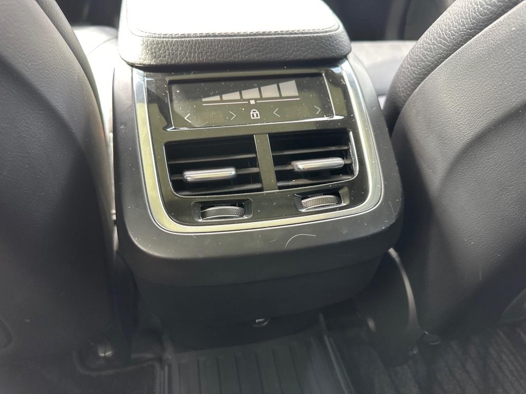 Volvo XC90 T6 AWD 7-Passenger Momentum 2018