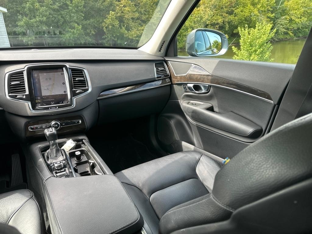 Volvo XC90 T6 AWD 7-Passenger Momentum 2018
