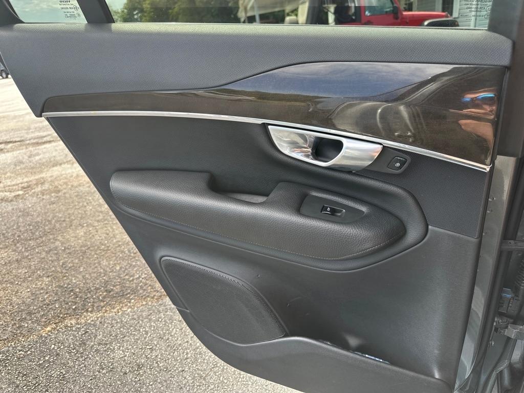 Volvo XC90 T6 AWD 7-Passenger Momentum 2018