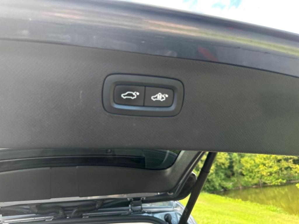 Volvo XC90 T6 AWD 7-Passenger Momentum 2018