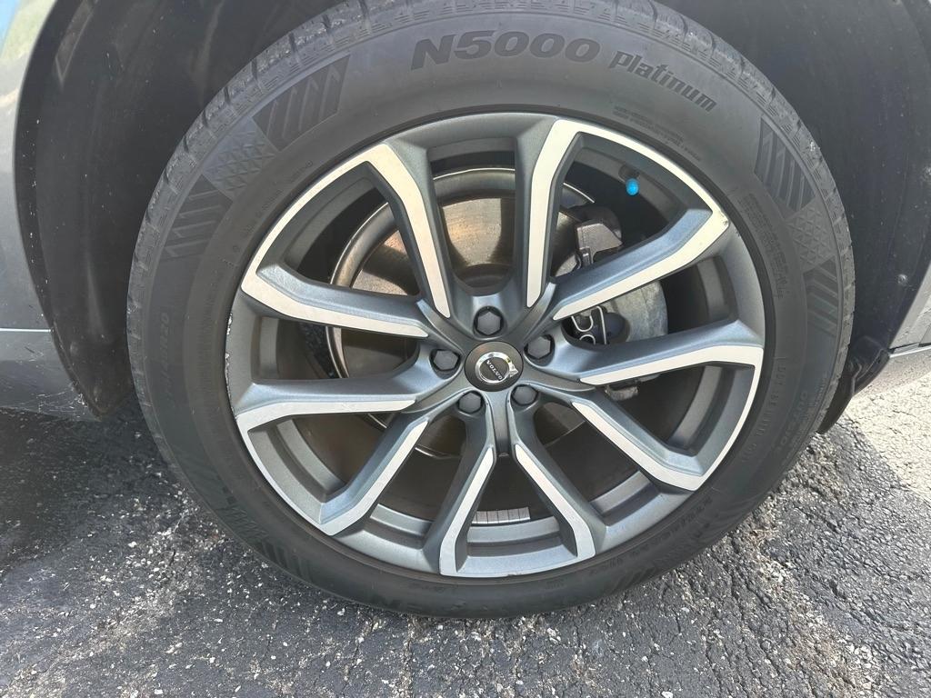 Volvo XC90 T6 AWD 7-Passenger Momentum 2018