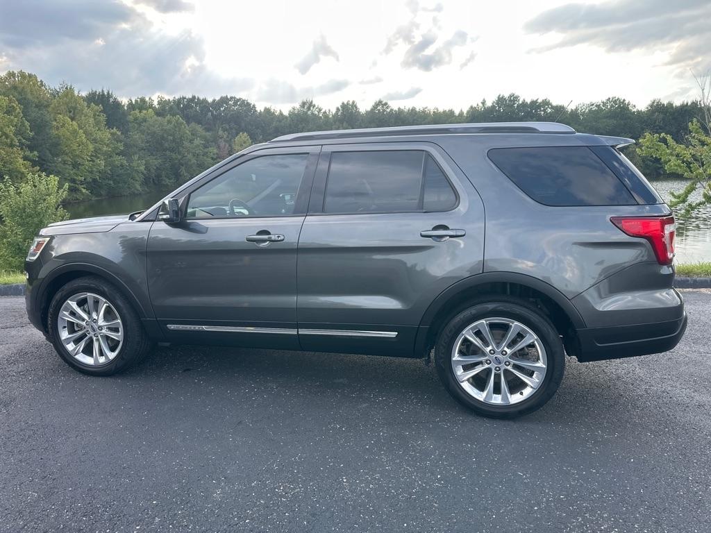 Ford Explorer XLT FWD 2019