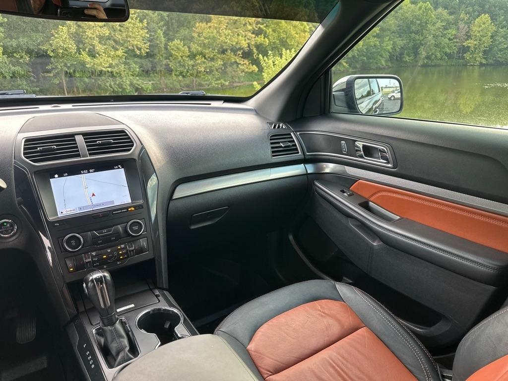 Ford Explorer XLT FWD 2019