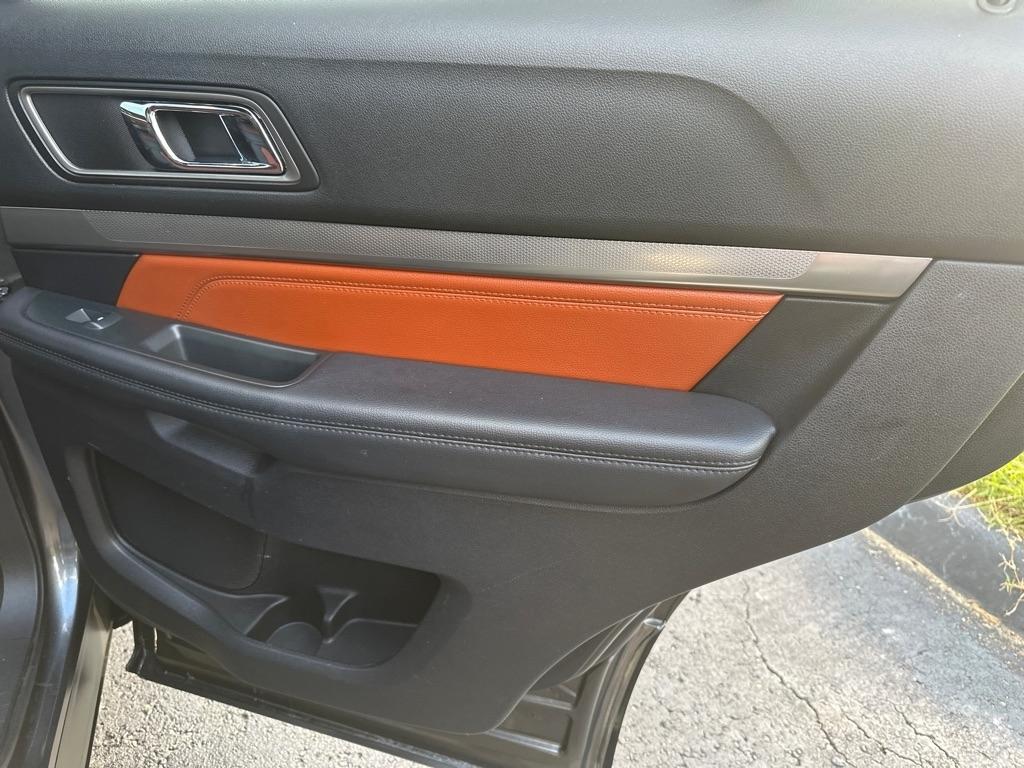 Ford Explorer XLT FWD 2019