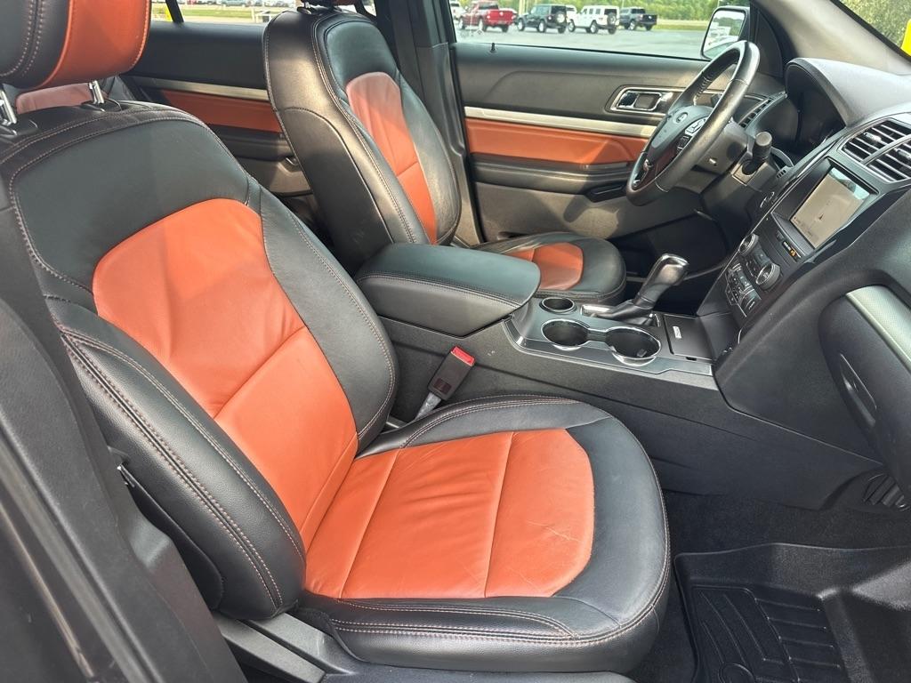 Ford Explorer XLT FWD 2019