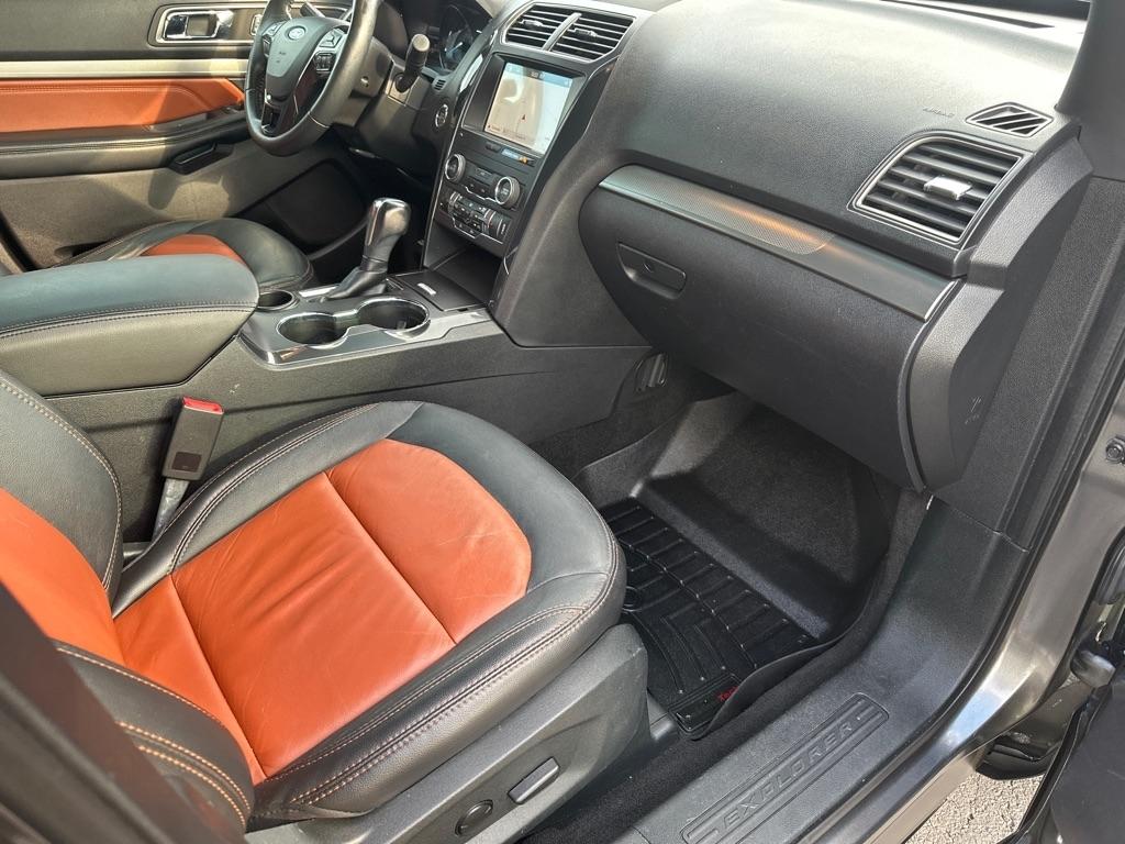 Ford Explorer XLT FWD 2019