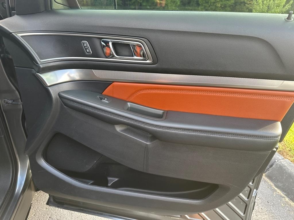 Ford Explorer XLT FWD 2019