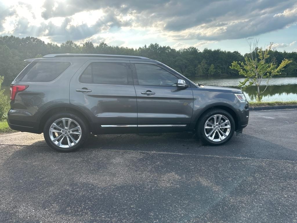 Ford Explorer XLT FWD 2019