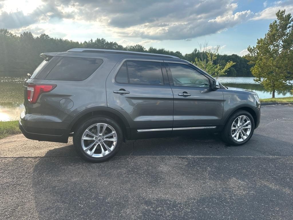 Ford Explorer XLT FWD 2019