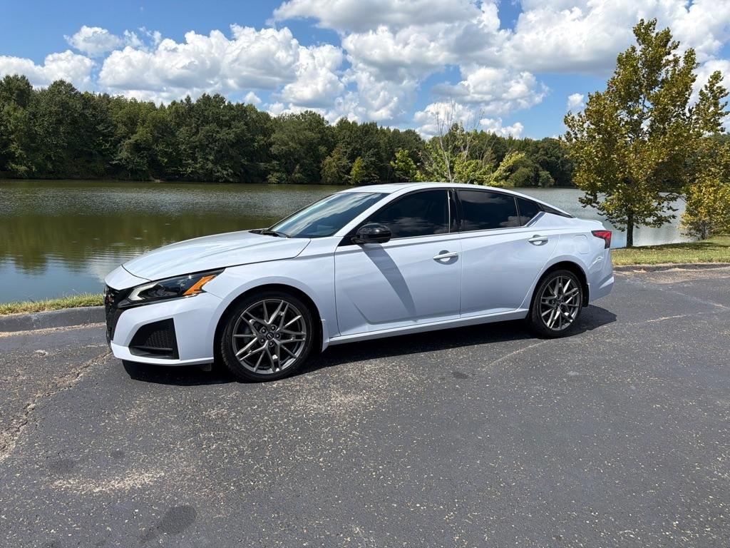 Nissan Altima 2.0 SR Sedan 2023