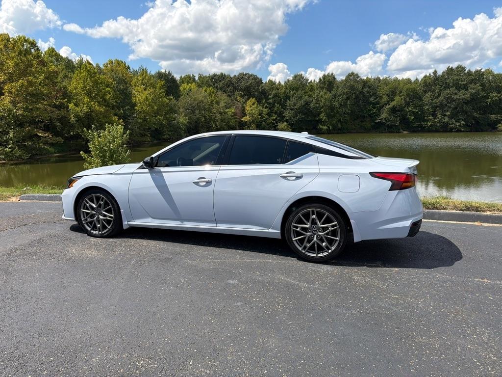 Nissan Altima 2.0 SR Sedan 2023