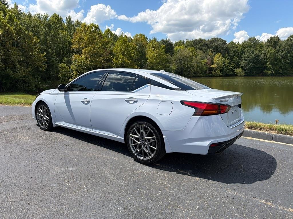 Nissan Altima 2.0 SR Sedan 2023
