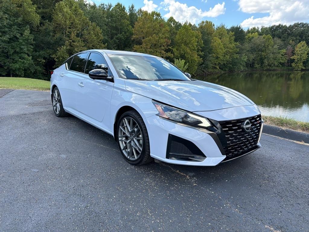Nissan Altima 2.0 SR Sedan 2023