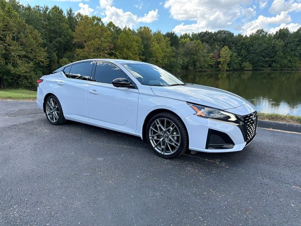 Nissan Altima 2.0 SR Sedan 2023