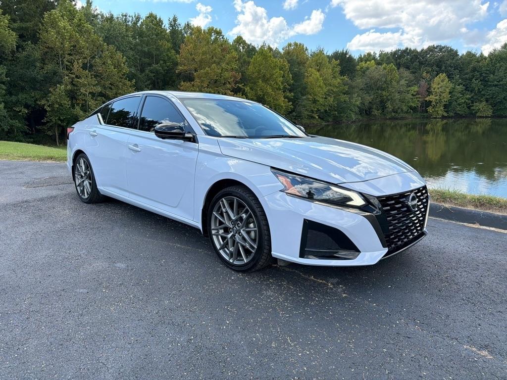 Nissan Altima 2.0 SR Sedan 2023