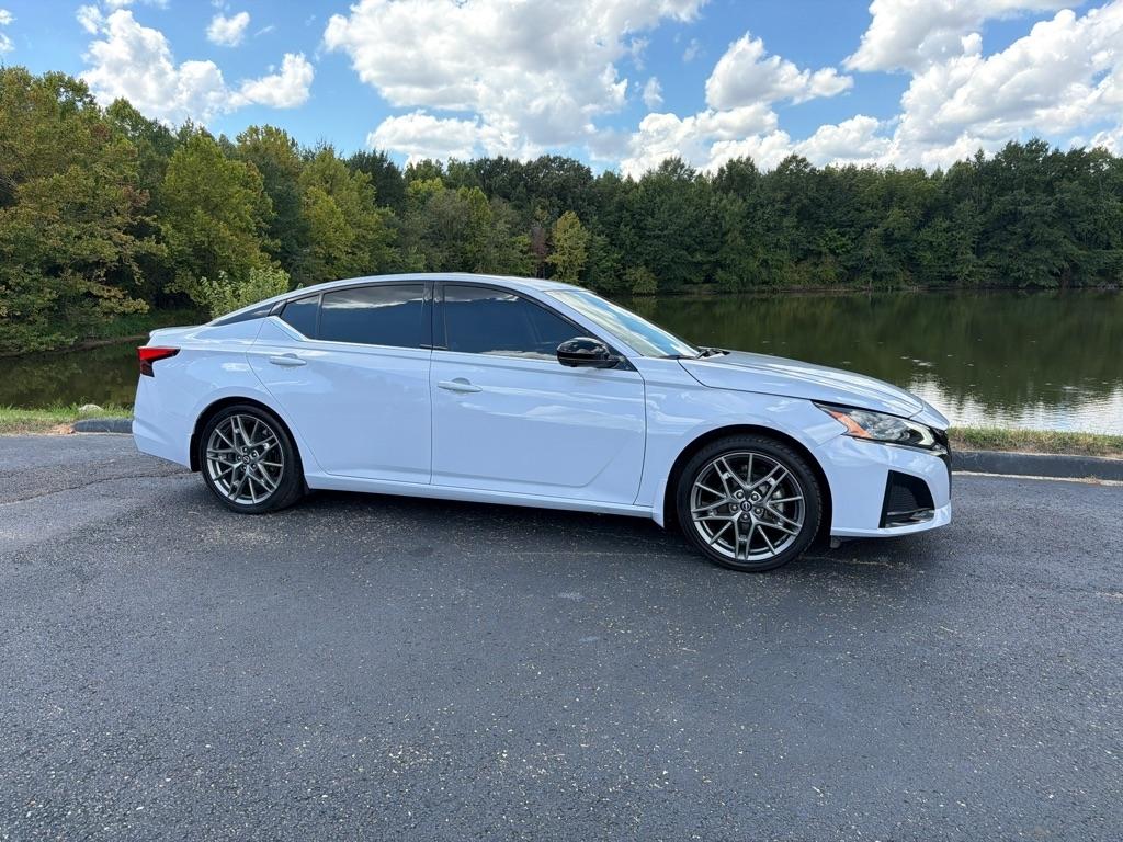 Nissan Altima 2.0 SR Sedan 2023