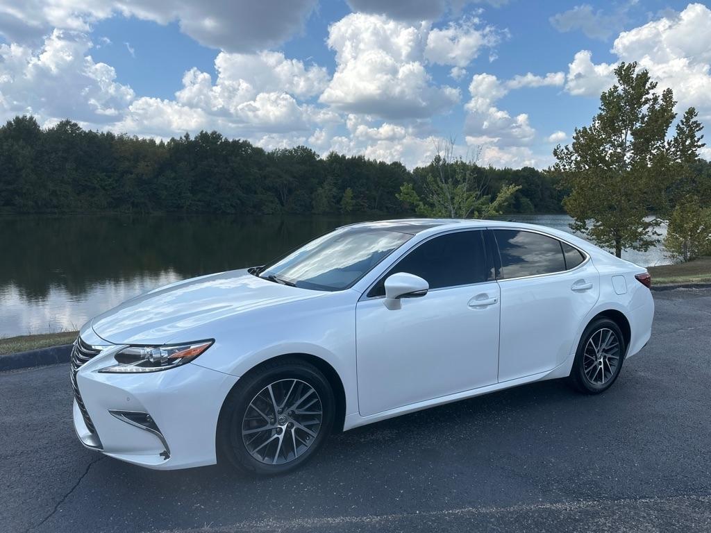 Lexus ES 350 4dr Sdn 2016