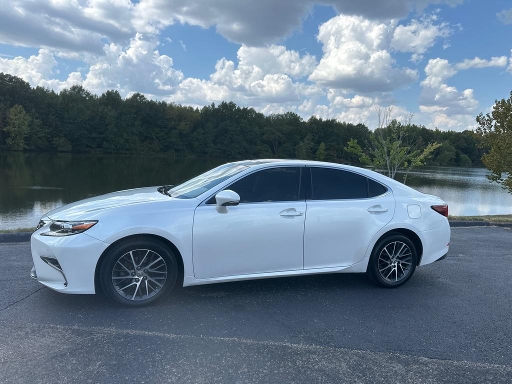 Lexus ES 350 4dr Sdn 2016