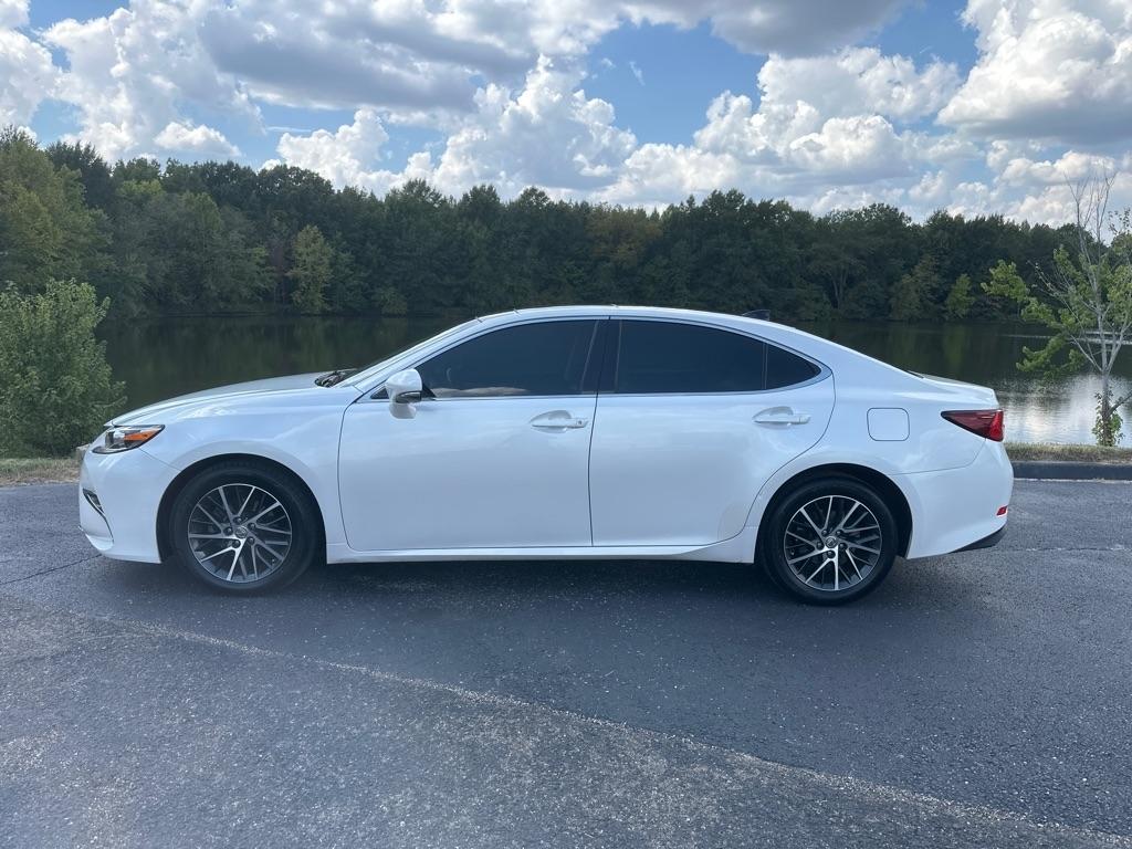 Lexus ES 350 4dr Sdn 2016