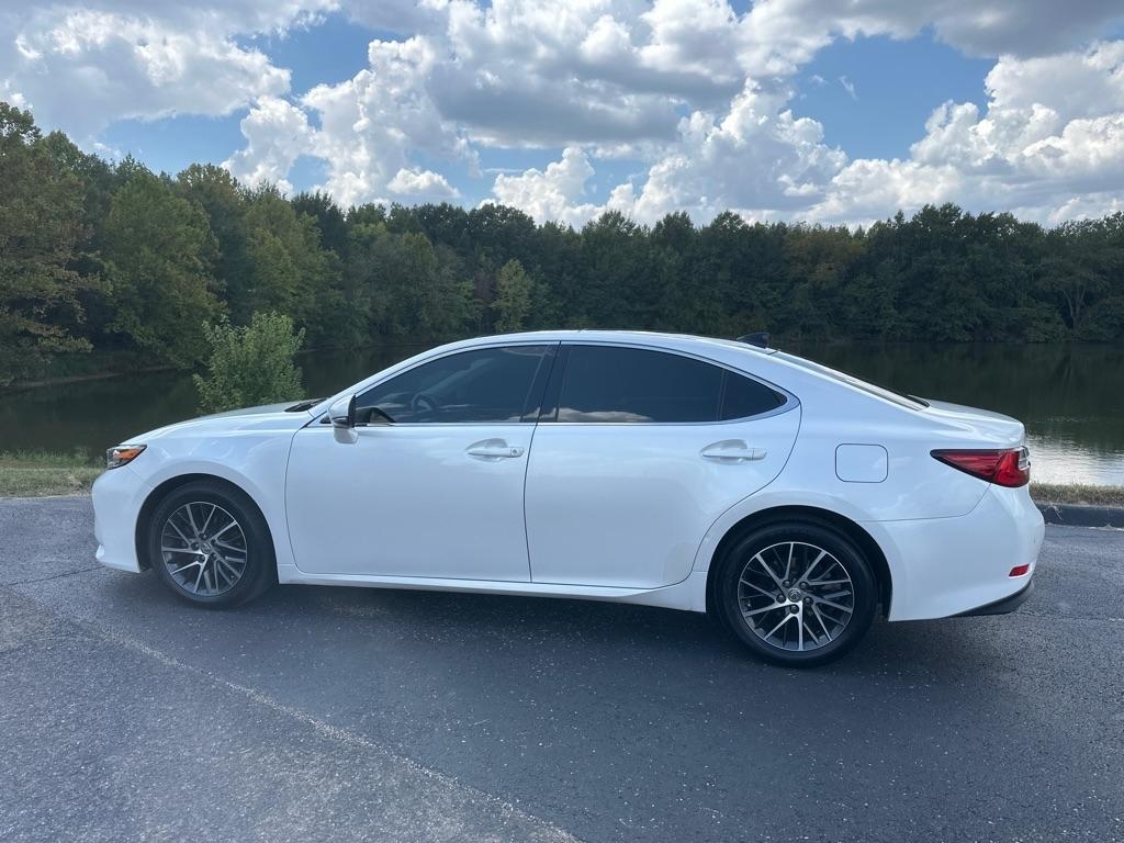Lexus ES 350 4dr Sdn 2016