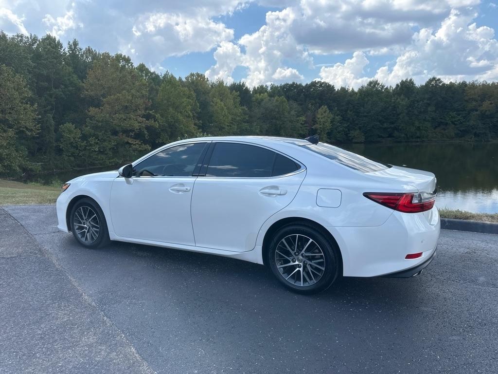 Lexus ES 350 4dr Sdn 2016