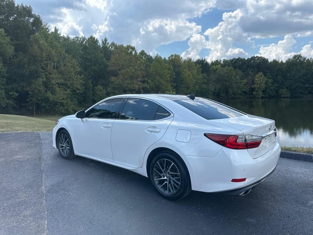 Lexus ES 350 4dr Sdn 2016