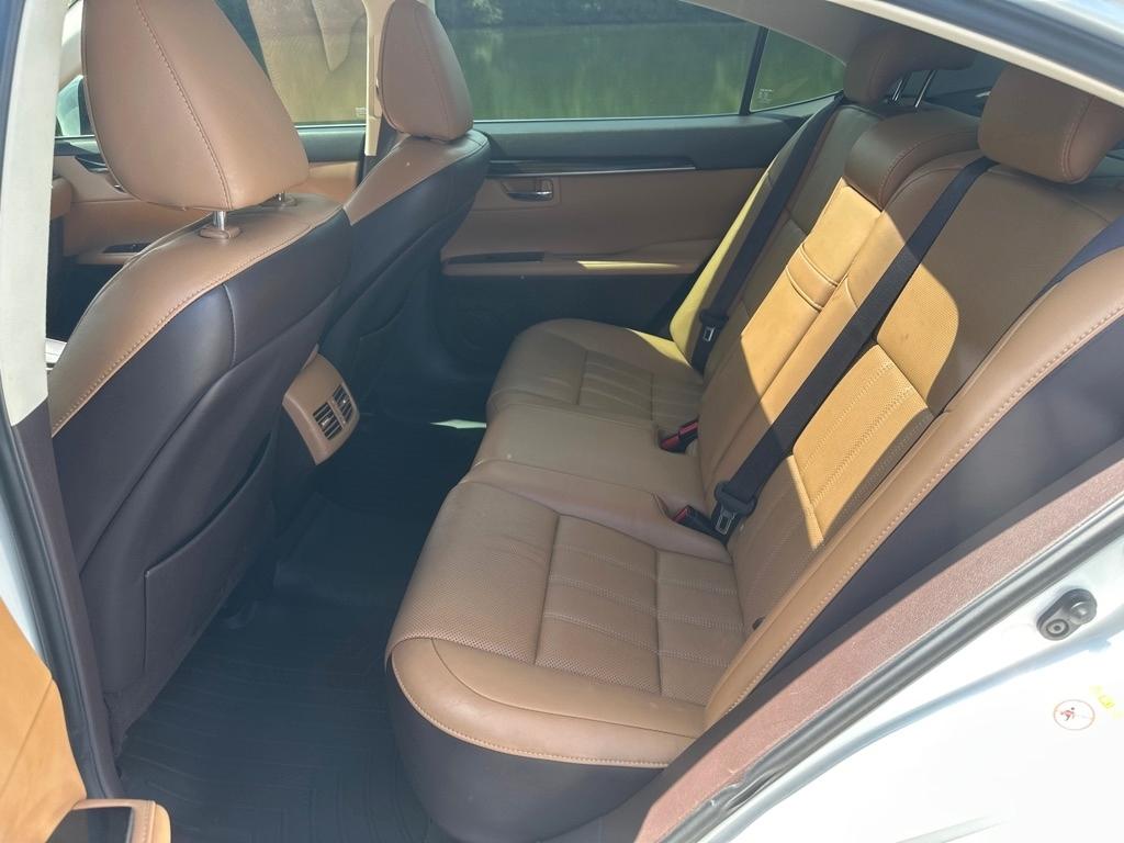 Lexus ES 350 4dr Sdn 2016